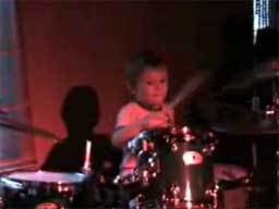Igor Falecki, 4-letni perkusista