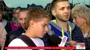 Młody brawurowo włącza się do dyskusji na żywo w TVP