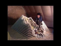 Największa piramida z domino... prawie