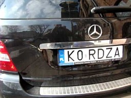 K0 RDZA - rdzewiejący nowy mercedes za 300 tys. PLN