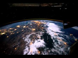 Orbitalna wycieczka dookoła Ziemi - time-lapse 