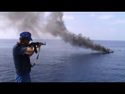 Rosyjski niszczyciel kontra somalijscy piraci
