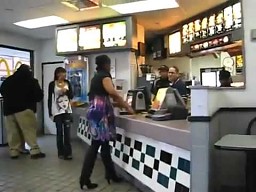 Zdenerwowana klientka w McDonalds