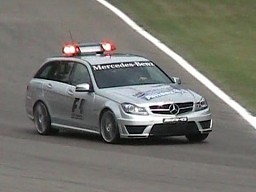 Samochód medyczny F1 na sezon 2012