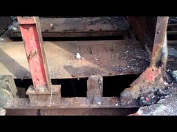 Otwarty 200 metrowy szyb kopalniany w Zabrzu