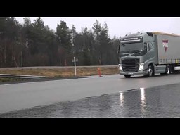 Hamowanie awaryjne - Volvo FH