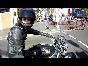 Nieudany podryw kobiety na motocyklu