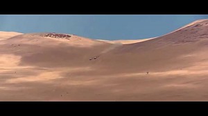 Hołek zjeżdża z wydmy na rajdzie Dakar 2015