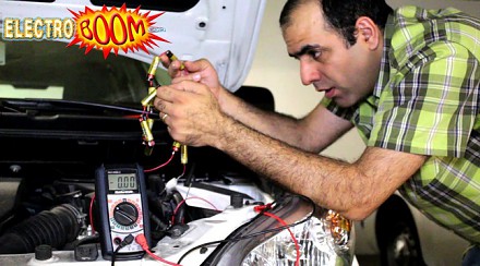 Odpalanie auta z rozładowanym akumulatorem przy pomocy baterii AA