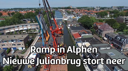 Katastrofa dwóch dźwigów pływających w Holandii w trakcie budowy mostu