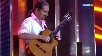Nieprawdopodobna solówka na gitarze w wykonaniu rosyjskiego wirtuoza