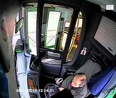 Wypadek autobusowy w Moskwie. Co się dzieje wtedy z pasażerami?