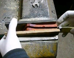 Jak zrobić solidny nóż z kawałka stali narzędziowej?