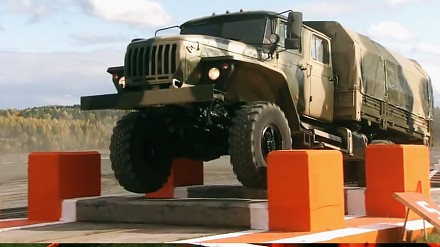Prezentacja rosyjskich ciężarówek wojskowych