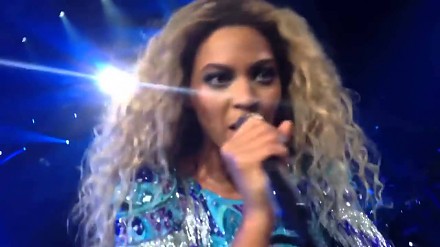Beyoncé dała fance mikrofon podczas piosenki