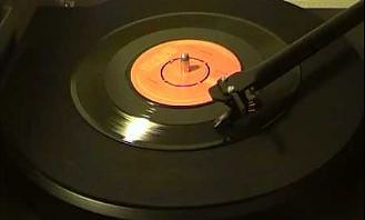 Piosenka "Jolene" Dolly Parton puszczona na gramofonie z mniejszą prędkością ma zaskakujący wydźwięk