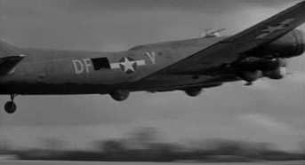 Niskie przeloty amerykańskiego czterosilnikowego bombowca B-17