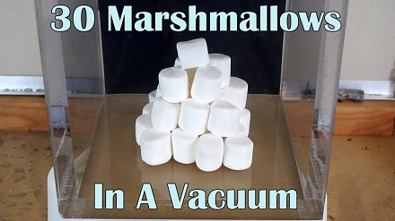 Pianki marshmallows w komorze próżniowej