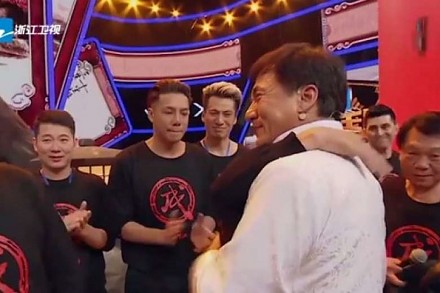 Jackie Chan nie widział się ze swoim zespołem kaskaderów od dekad. Teraz wszystkich ich zobaczył