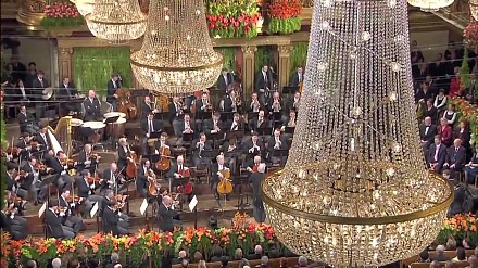 Orkiestra Filharmonii Wiedeńskiej gra Marsz Radetzky'ego