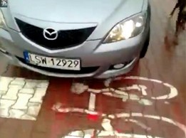 Kierowca złapany na jeździe po chodniku