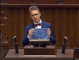 "Lewicowa hołota" i targanie flagi UE - dziś w Sejmie rządziła młodzież