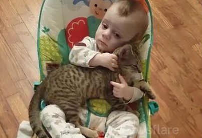 Po prostu dziecko i jego kotek