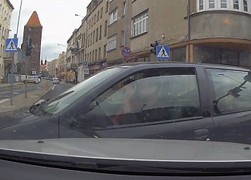 Polscy kierowcy wciąż mają pecha na drodze... lub nie potrafią jeździć