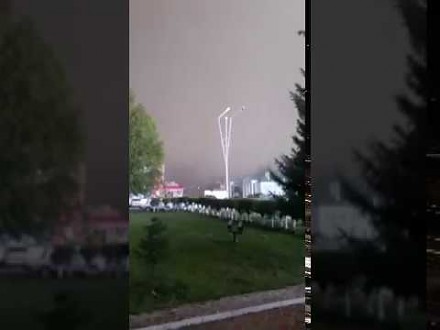 Potężna burza nawiedza kazachskie miasto