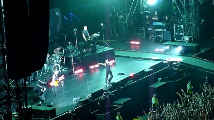 Publiczność daje popis na koncercie Depeche Mode w Warszawie