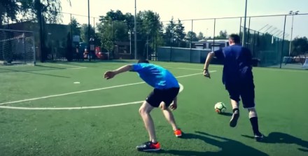 Triki piłkarskie - szybki obrót z piłką