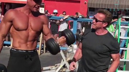 70-letni Arnold Schwarzenegger ponownie odwiedza Muscle Beach w Los Angeles