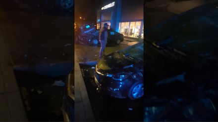 "Latający" Lexus narobił trochę szkód