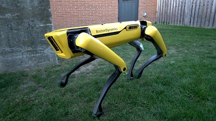 Boston Dynamics pokazuje nowego robota – SpotMini