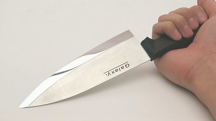 Ostrzenie noża za jednego dolara na kamieniu za 300 dolarów