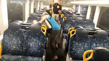 Pobili się w pociągu do Sydney, ale finał był nieoczekiwany