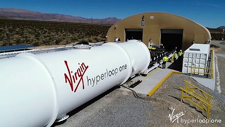 Virgin Hyperloop One zaprezentował nową kapsułę w akcji