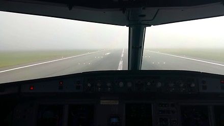 Airbus A320 i automatyczne lądowanie we mgle w Warszawie