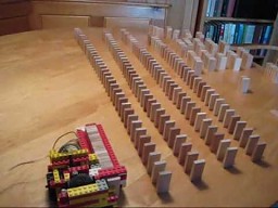 Robot do układania domino