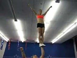 Niezwykły trening cheerleaderki