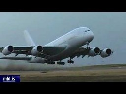 Airbus A380 i crosswind przy lądowaniu
